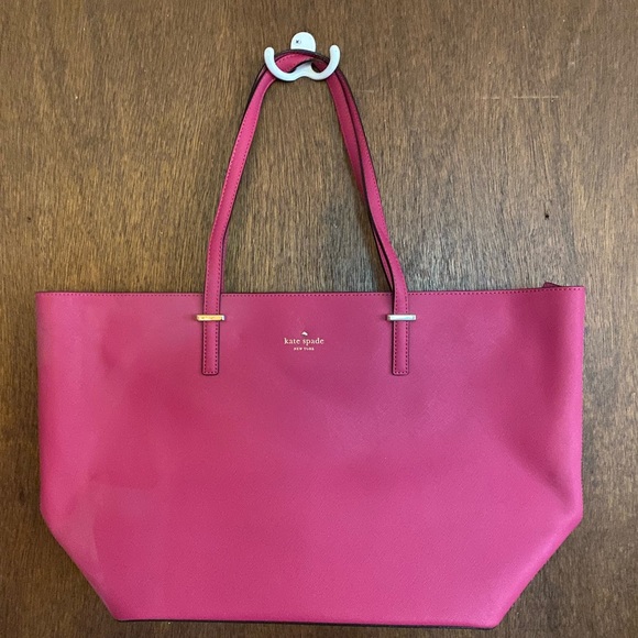 Kate Spade New York Tote - Picture 1 of 4